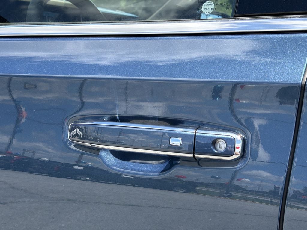 2026 GMC Yukon Denali - Photo 29