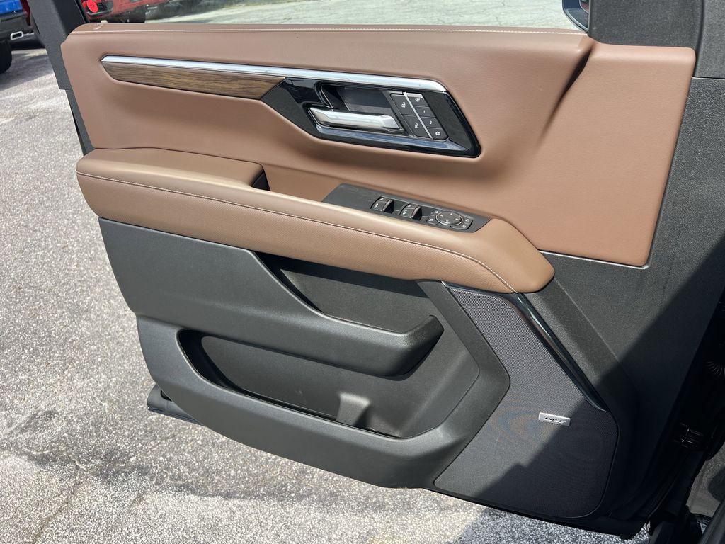 2025 Chevrolet Suburban High Country - Photo 14