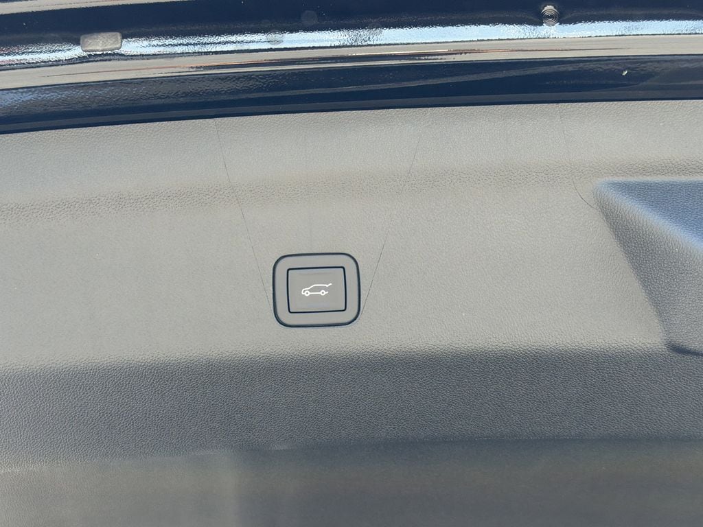2026 GMC Yukon XL Denali - Photo 19