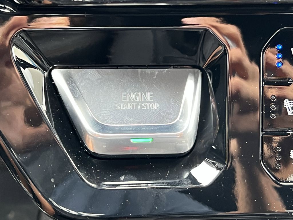 2025 GMC Sierra 1500 AT4 - Photo 8