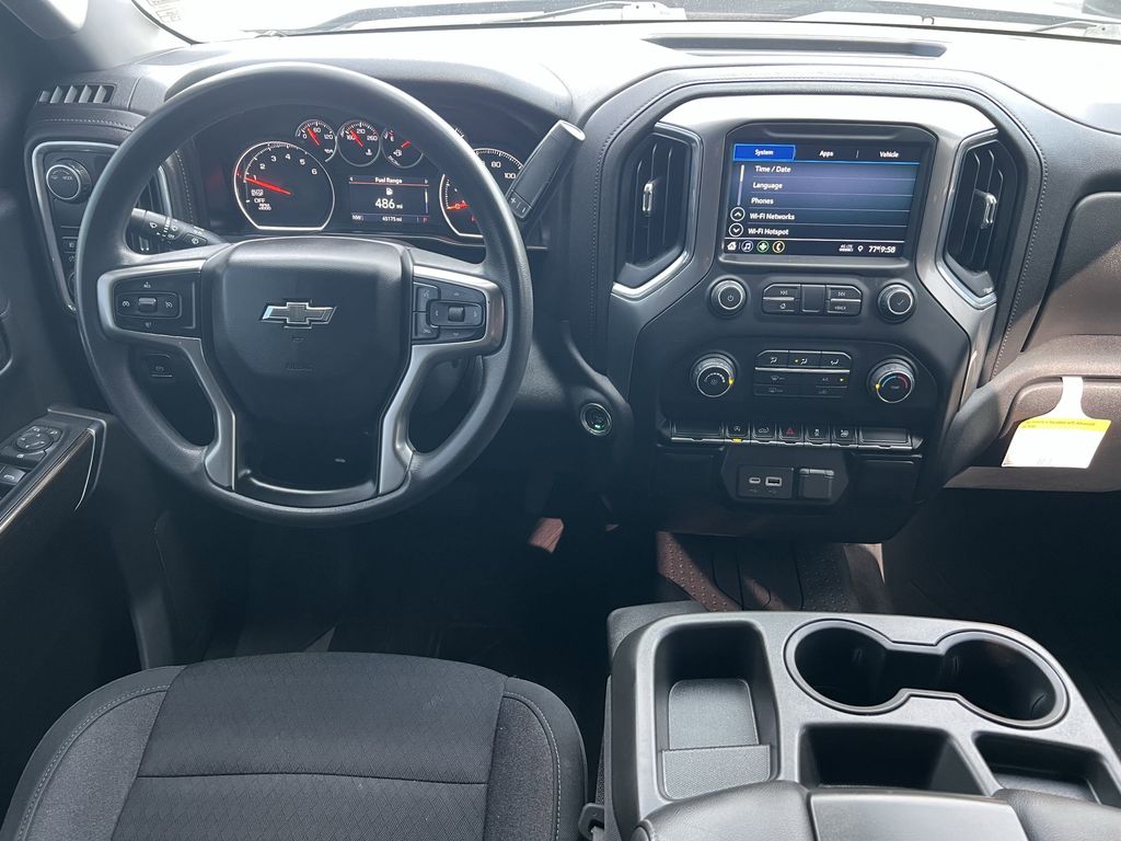2020 Chevrolet Silverado 1500 RST photo 2