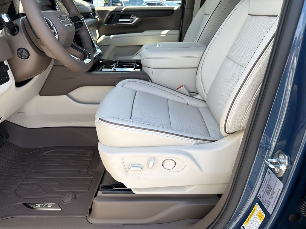 2026 GMC Yukon Denali - Photo 16