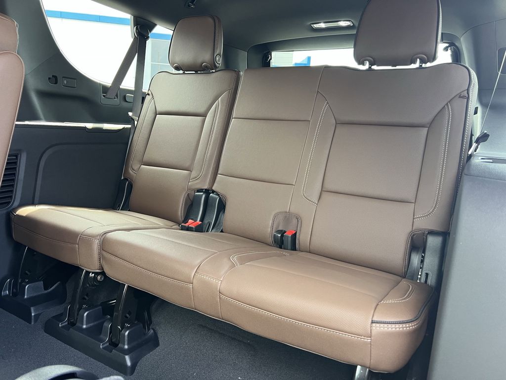 2025 Chevrolet Suburban High Country - Photo 20