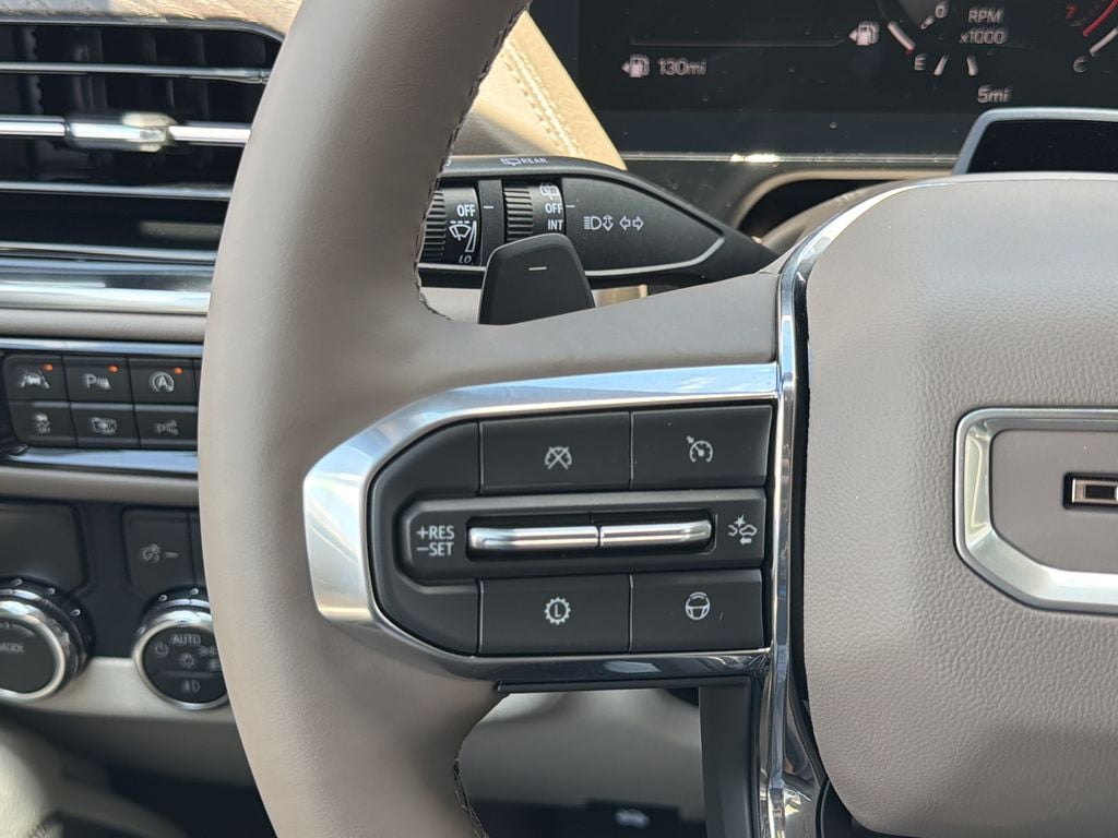 2026 GMC Yukon Denali - Photo 9