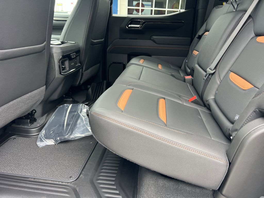 2025 GMC Sierra 1500 AT4 - Photo 18