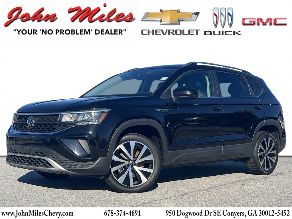 2024 Volkswagen Taos SE's photo