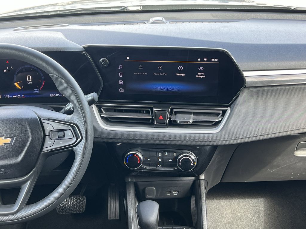 2025 Chevrolet Trailblazer LT photo 2