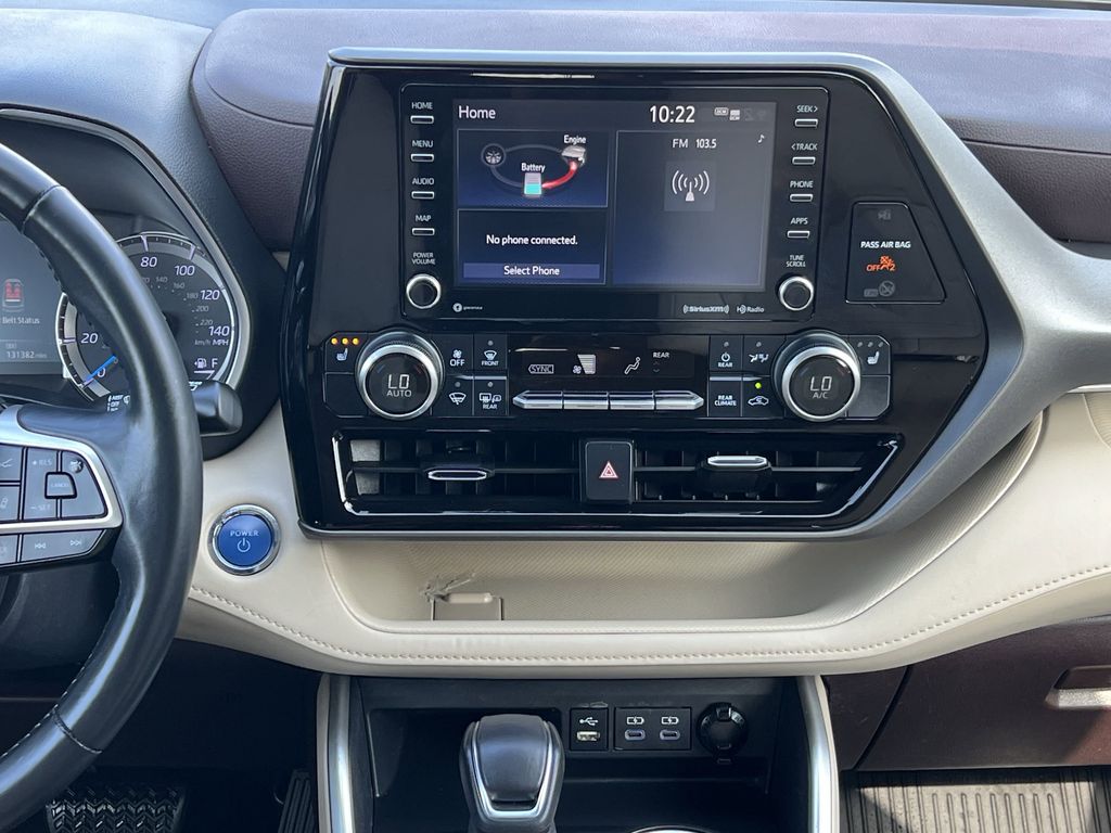 2022 Toyota Highlander Hybrid XLE photo 3
