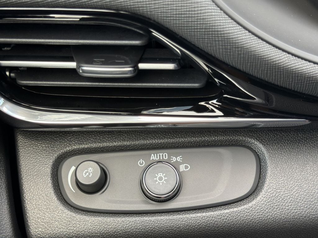 2026 Buick Envista Sport Touring - Photo 10