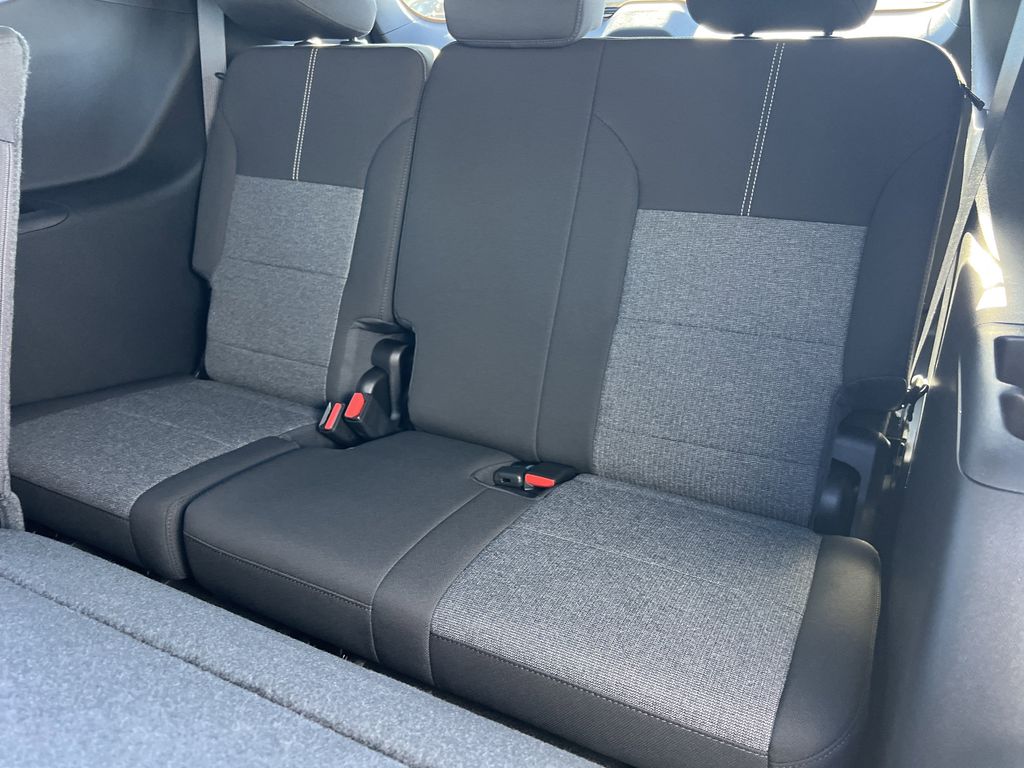 2026 GMC Acadia Elevation - Photo 18