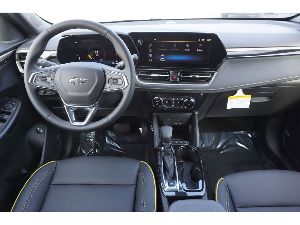 2025 Chevrolet Blazer 2LT photo 2