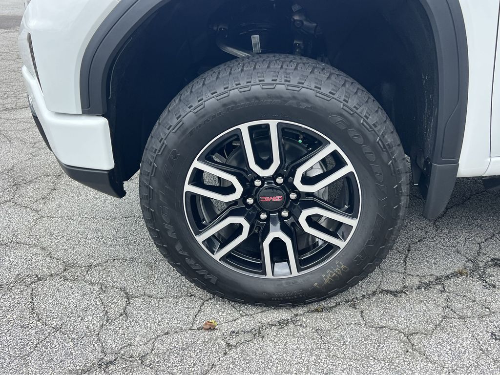 2025 GMC Sierra 1500 AT4 - Photo 24