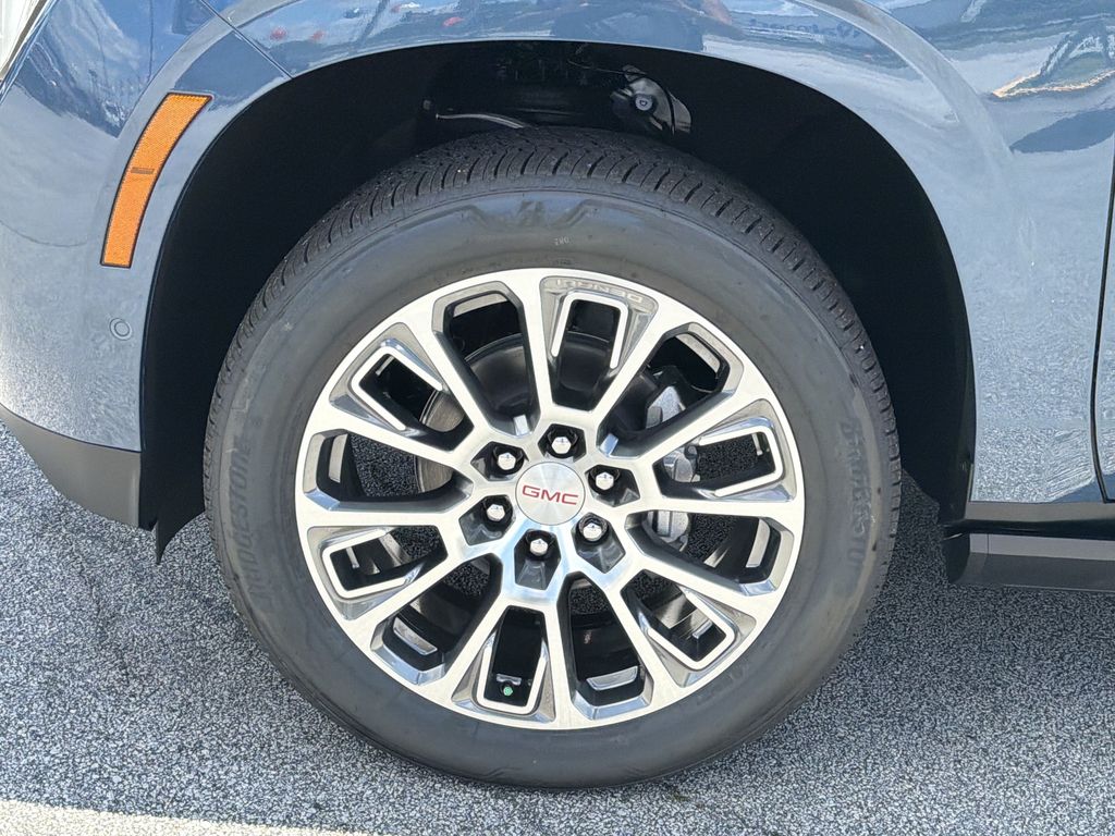 2026 GMC Yukon Denali - Photo 26