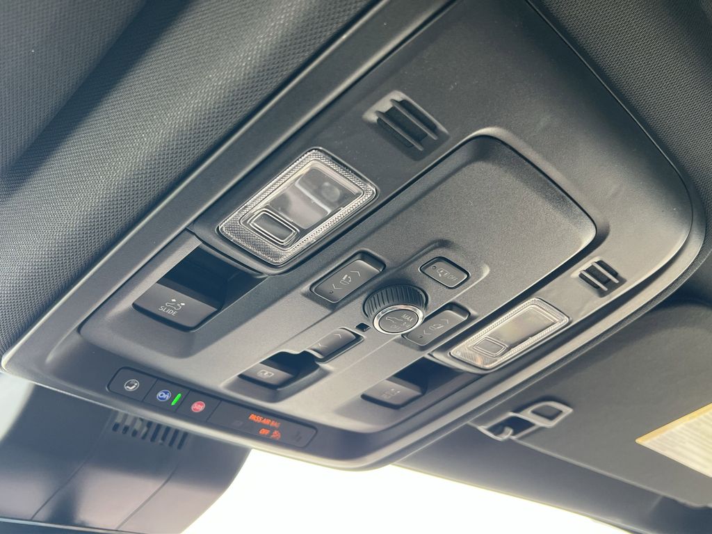 2025 Chevrolet Suburban High Country - Photo 12