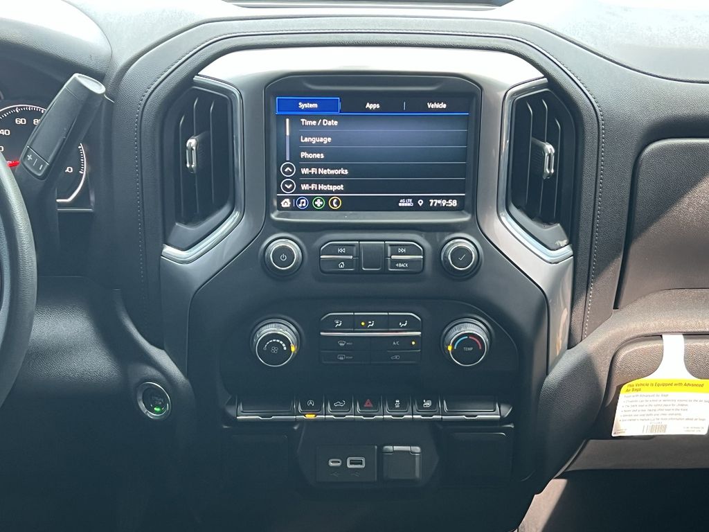 2020 Chevrolet Silverado 1500 RST photo 3