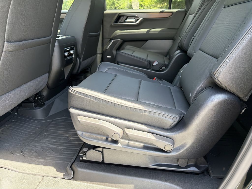 2026 GMC Yukon XL Denali - Photo 17