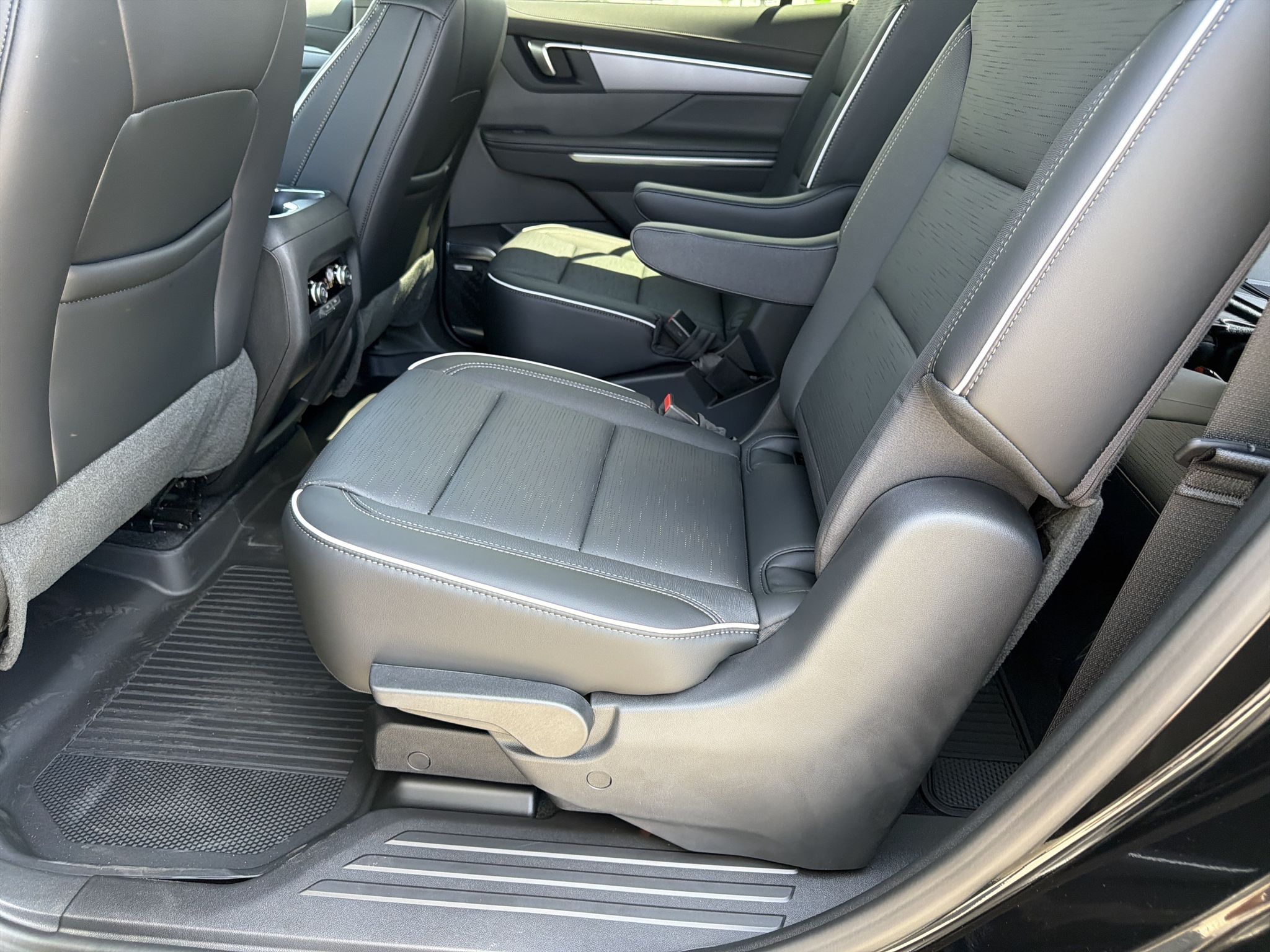 2026 Buick Enclave Sport Touring - Photo 16