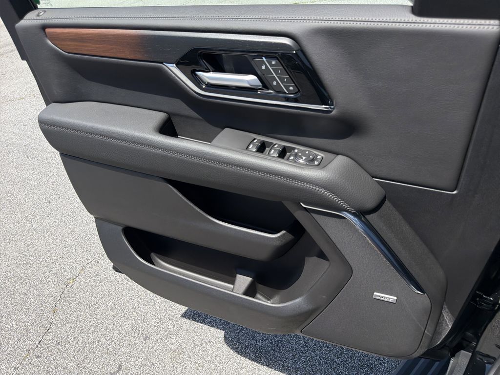 2026 GMC Yukon XL Denali - Photo 13