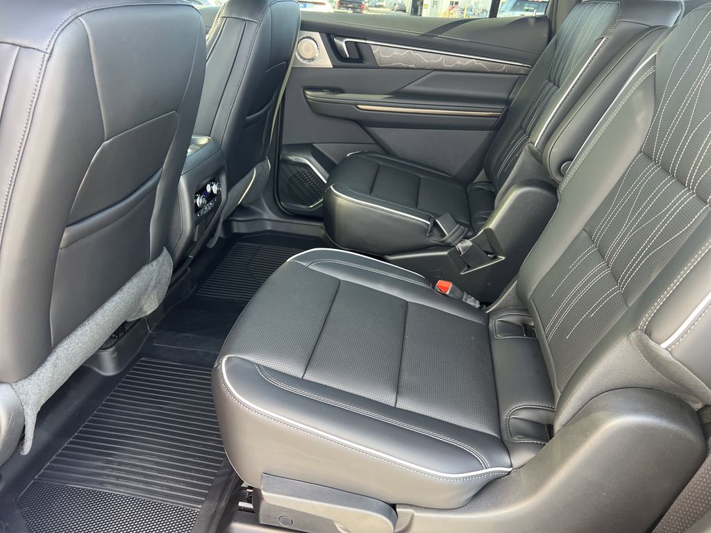 2026 Buick Enclave Avenir - Photo 18