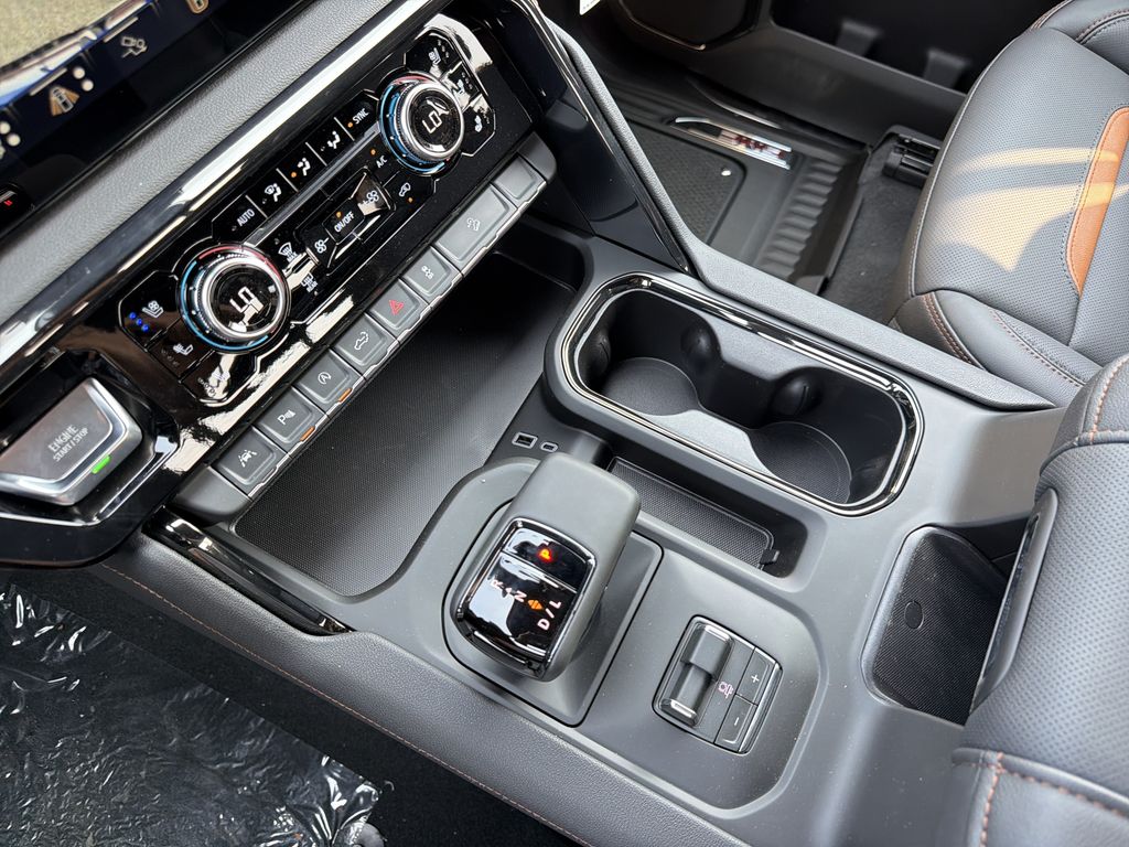 2026 GMC Sierra 1500 AT4 - Photo 7