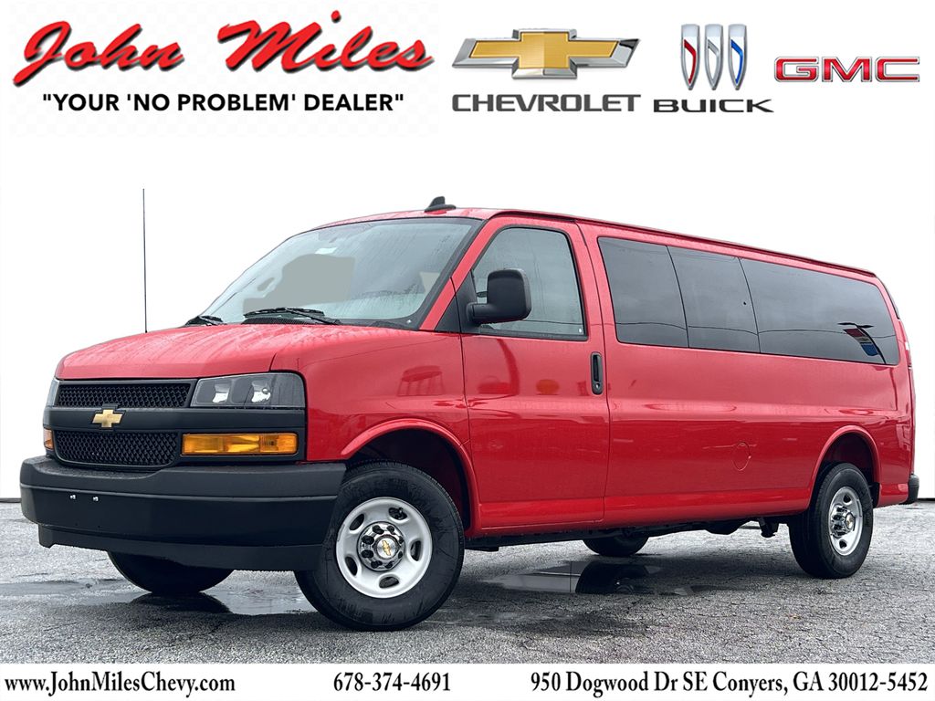 2025 Chevrolet Express Passenger LS's photo