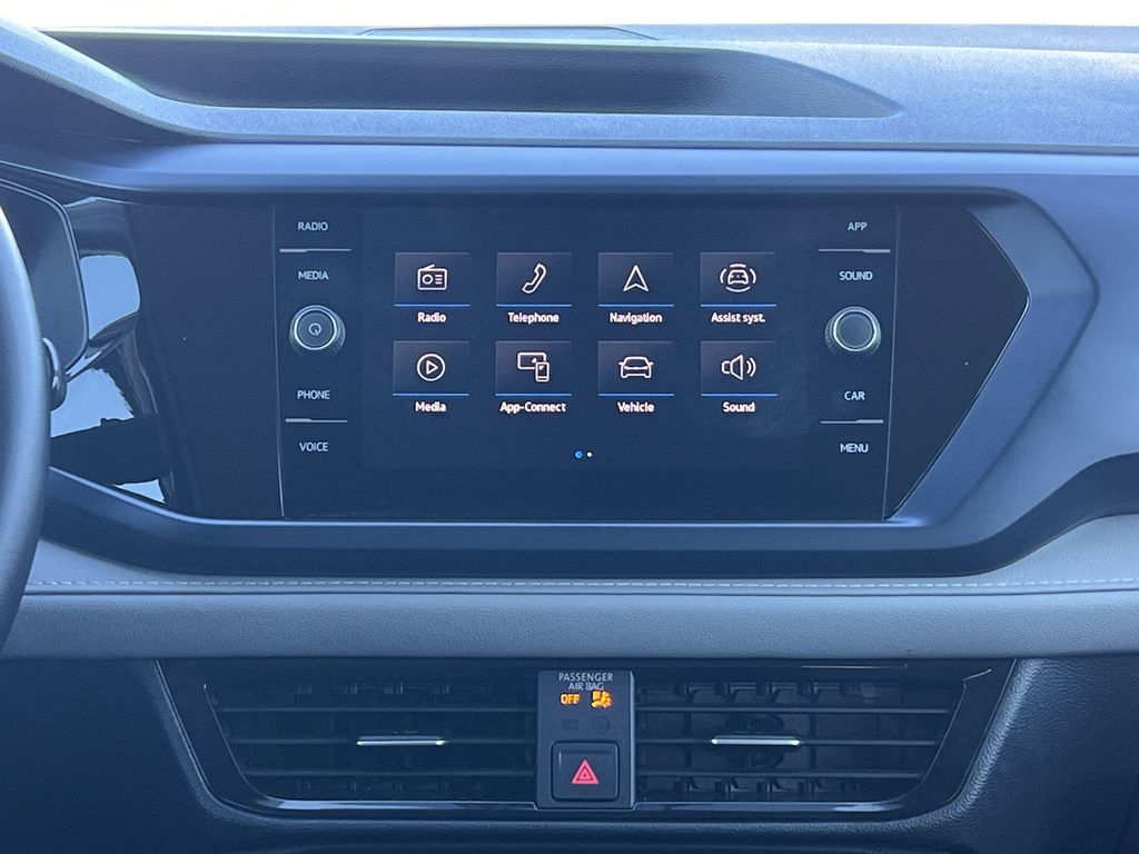 2024 Volkswagen Taos SE photo 3