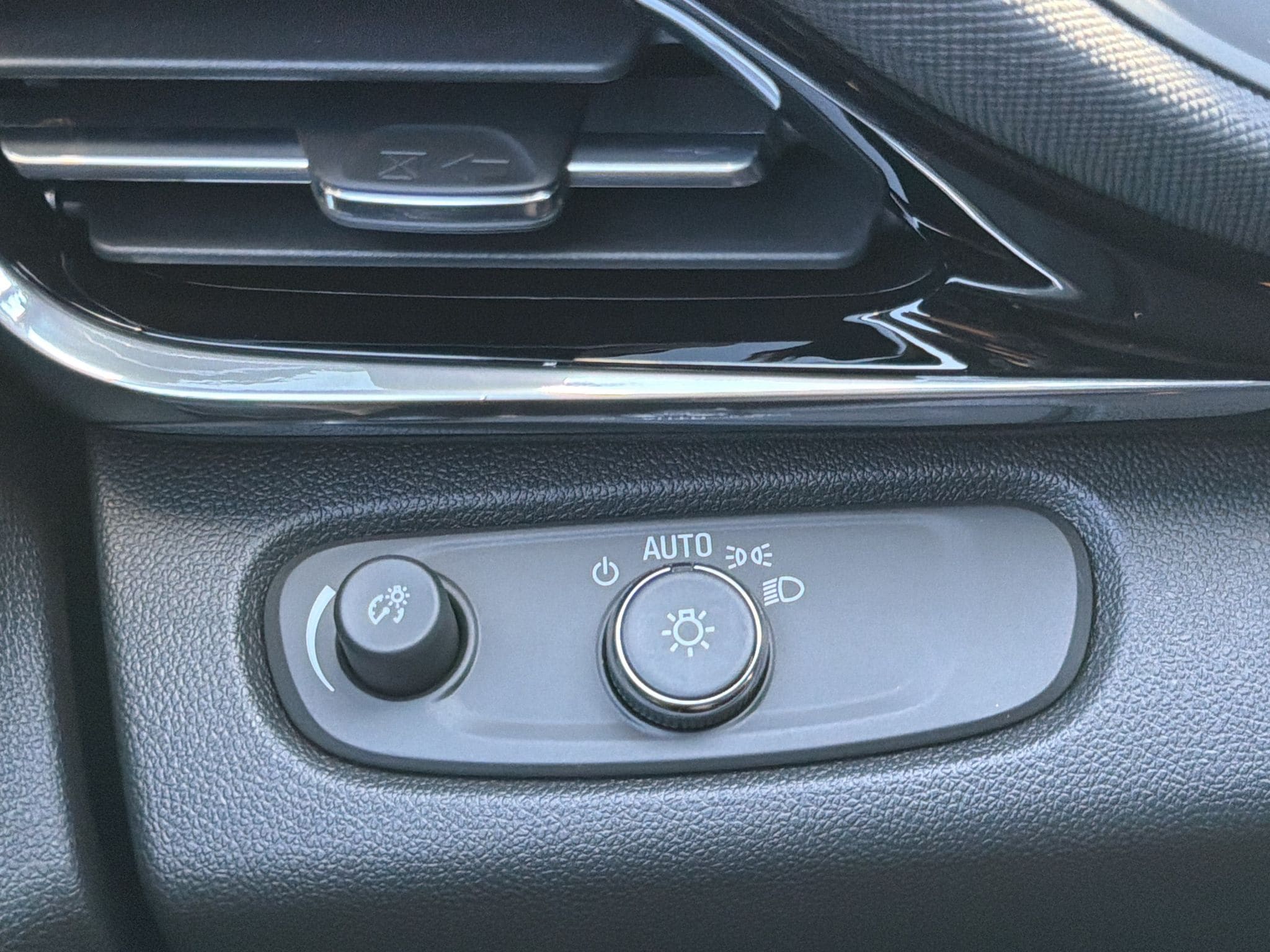 2026 Buick Envista Sport Touring - Photo 12