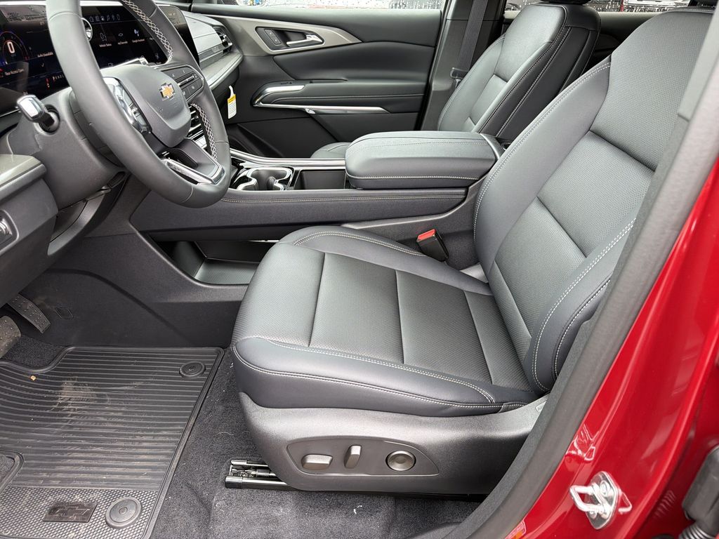 2026 Chevrolet Traverse LT - Photo 16