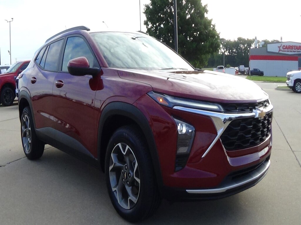 Used 2025 Chevrolet Trax LT SUV