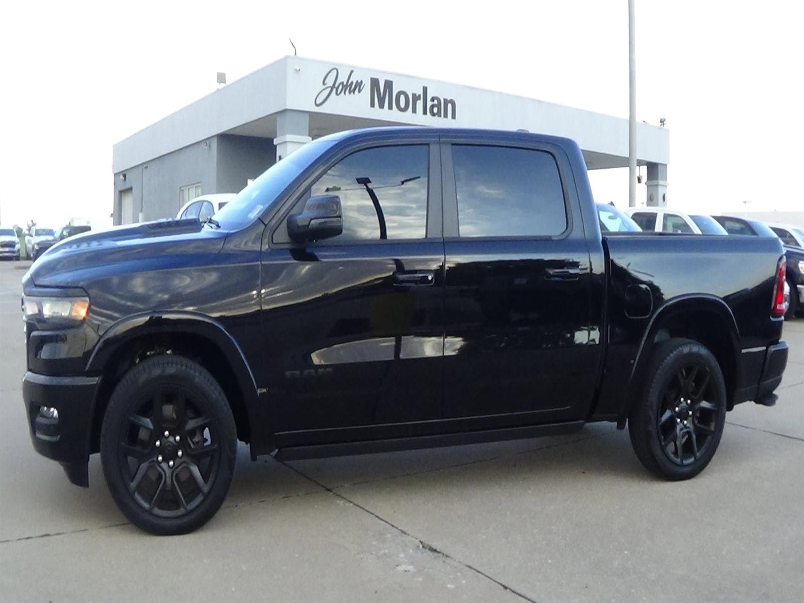 2025 RAM 1500 Laramie 4x4 Crew Cab 5'7's photo