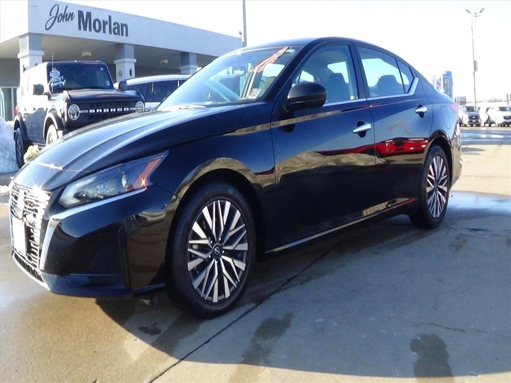 Used 2025 Nissan Altima SV Sedan