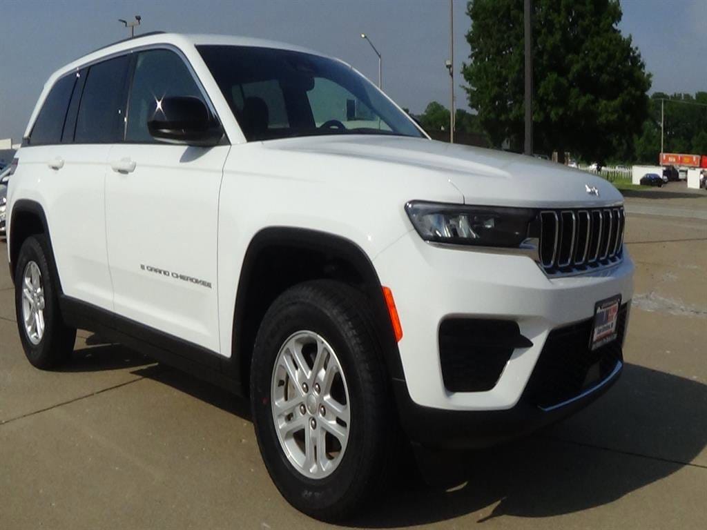 Used 2023 Jeep Grand Cherokee L Laredo SUV