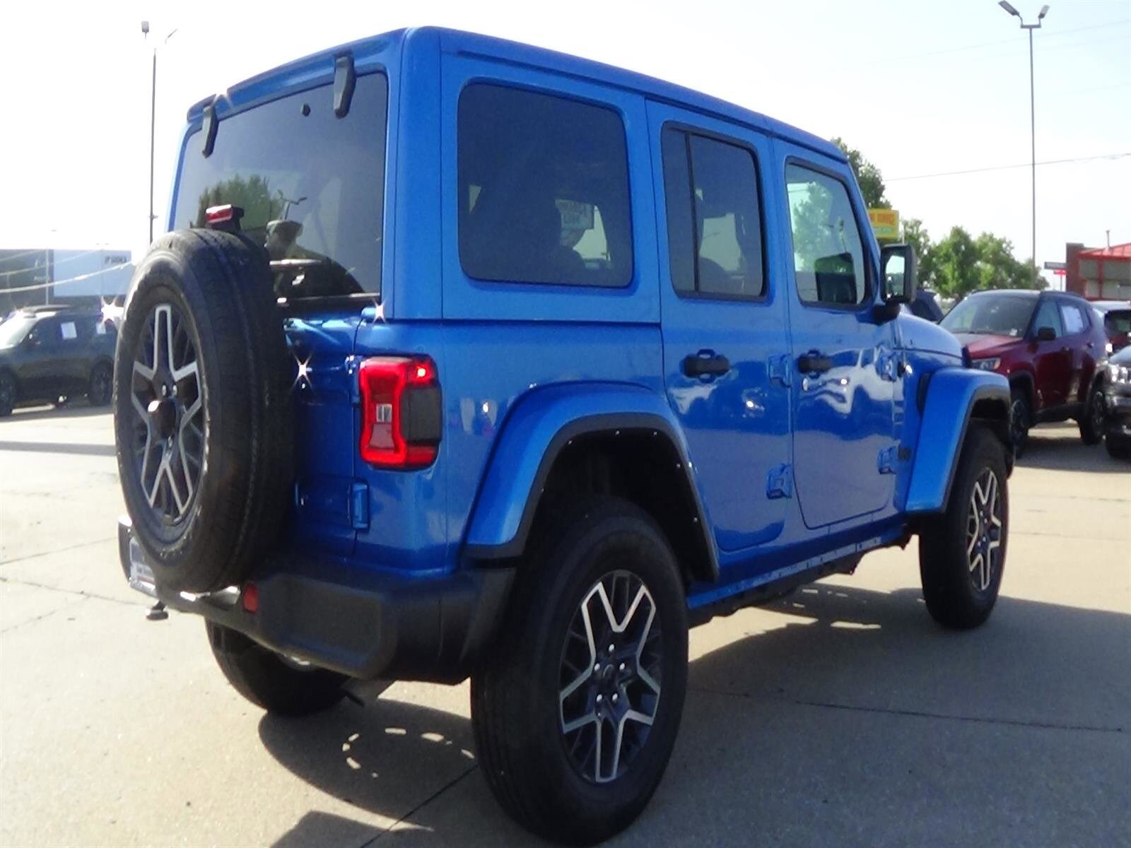2021 Jeep Wrangler Unlimited Sahara Altitude - Photo 6