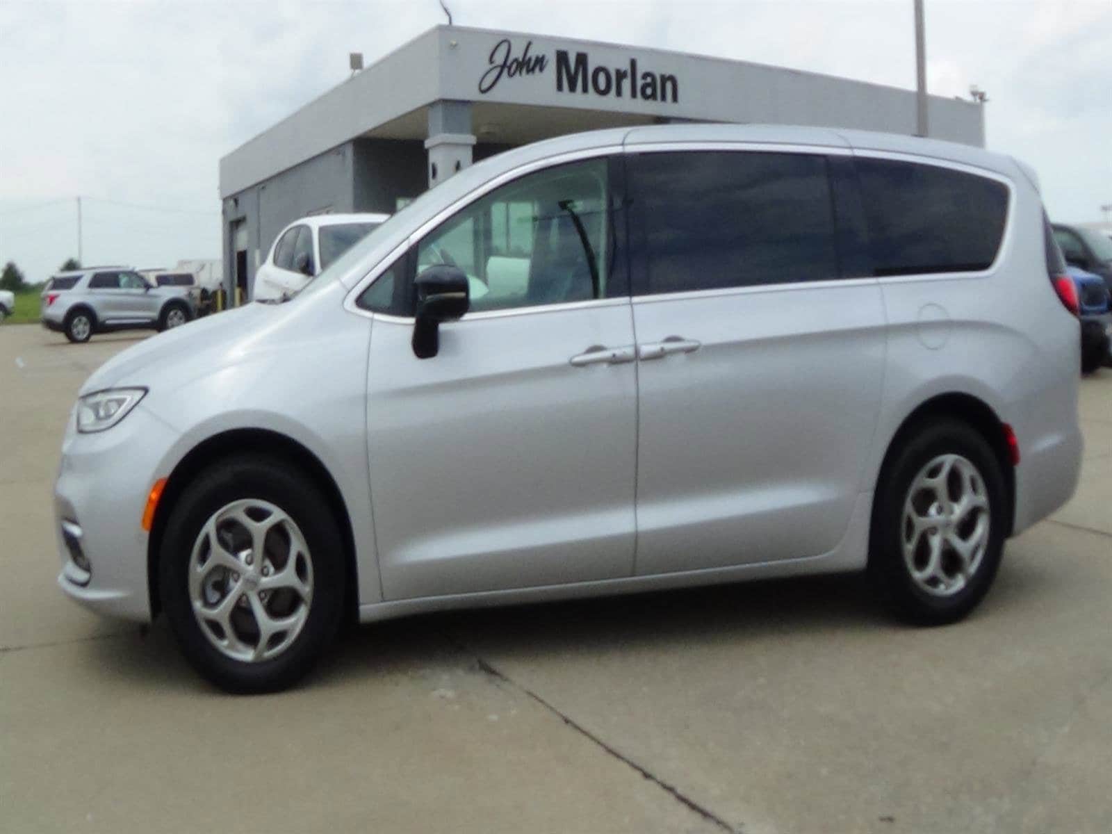 2024 Chrysler Pacifica Limited AWD 
