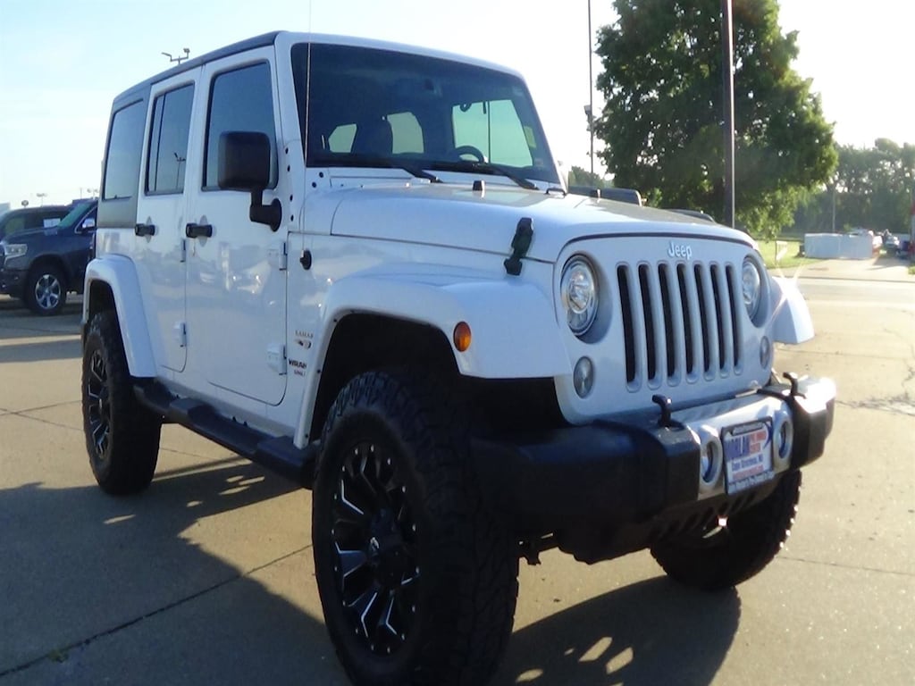 Used 2017 Jeep Wrangler JK Unlimited Sahara 4x4 SUV