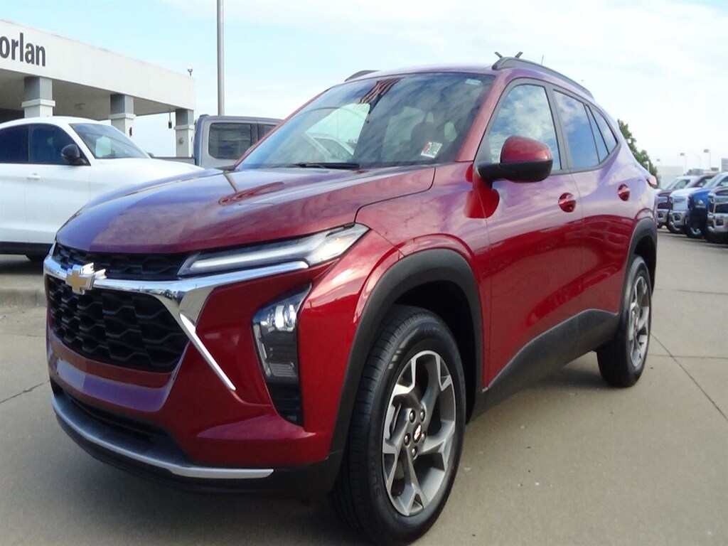 Used 2025 Chevrolet Trax LT SUV