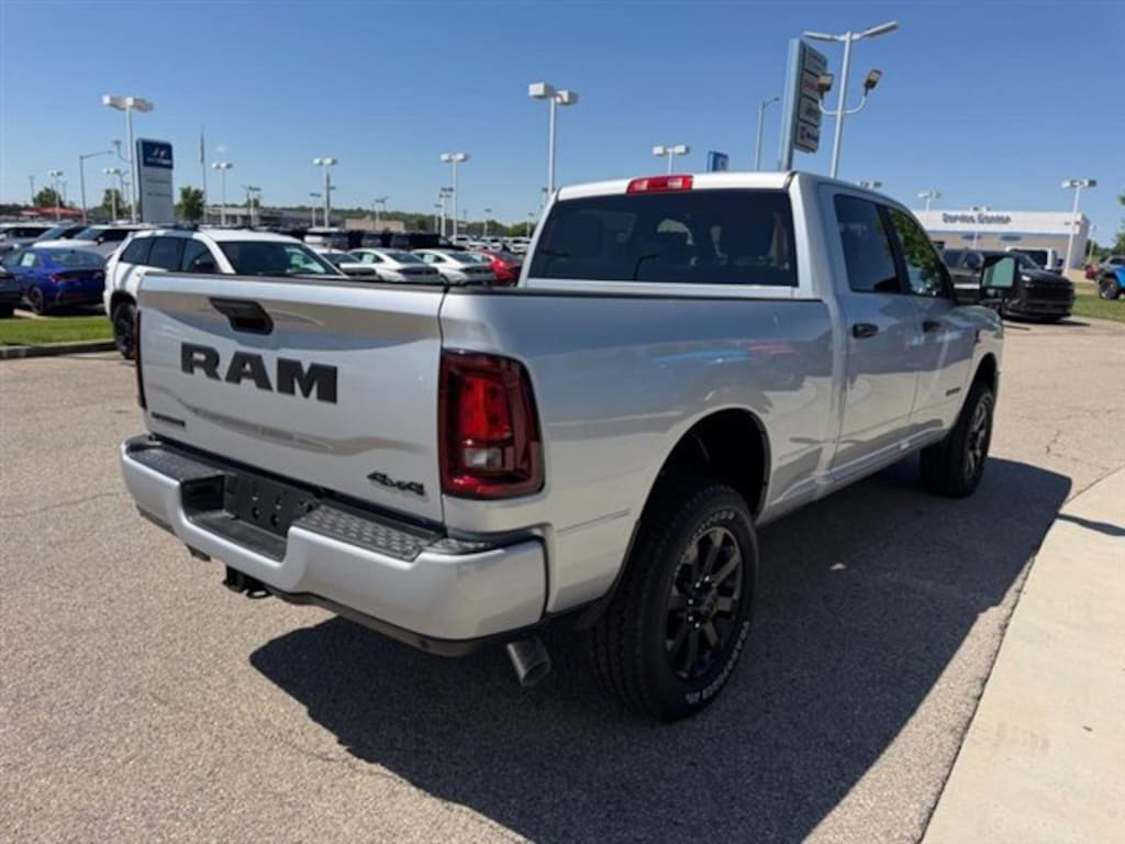 New 2026 Ram 2500 BIG HORN CREW CAB 4X4 6'4 BOX Pickup