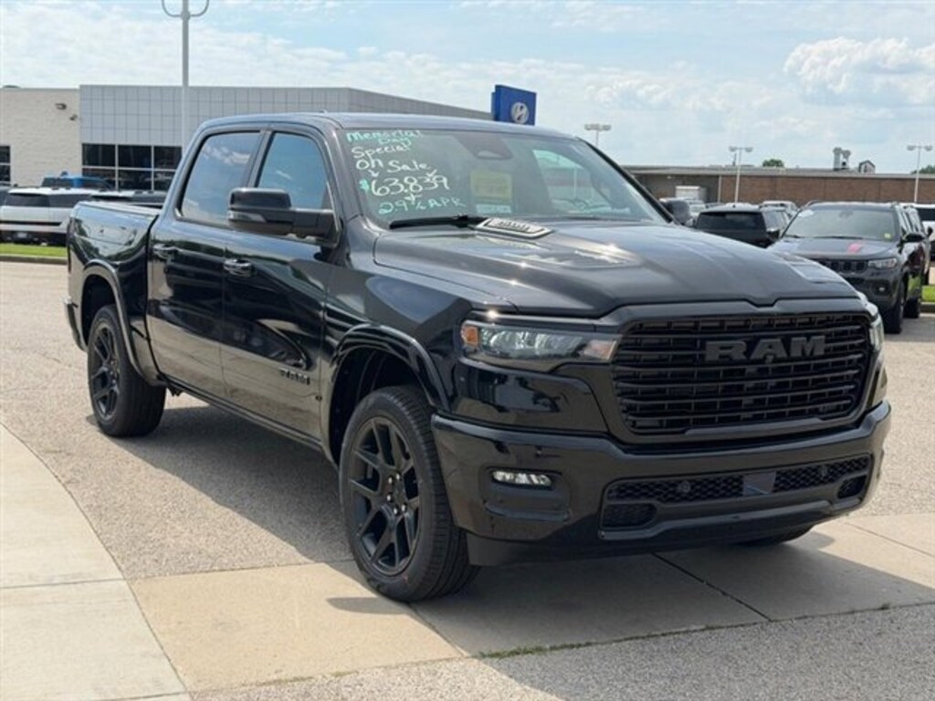 New 2026 Ram 1500 LARAMIE CREW CAB 4X4 5'7 BOX Pickup