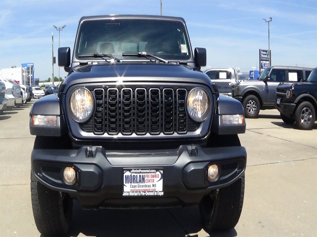 Used 2024 Jeep Gladiator Sport Truck Crew Cab