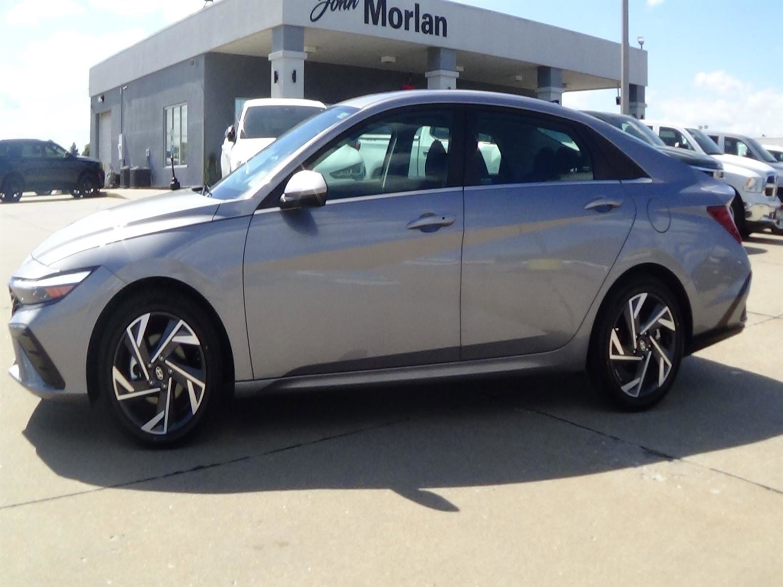 2025 Hyundai Elantra 2.0 SEL Convenience IVT's photo