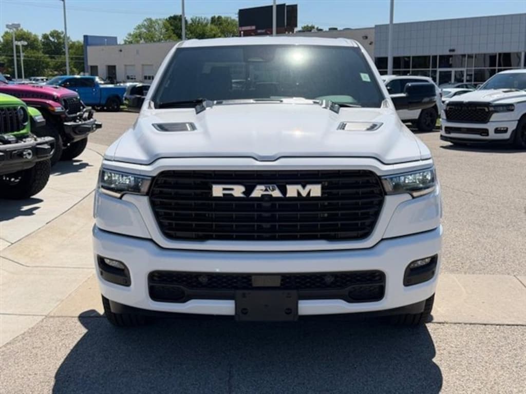 New 2026 Ram 1500 LARAMIE CREW CAB 4X4 5'7 BOX Pickup