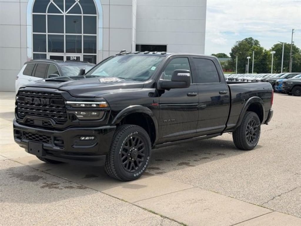 New 2026 Ram 2500 LIMITED CREW CAB 4X4 6'4 BOX Pickup