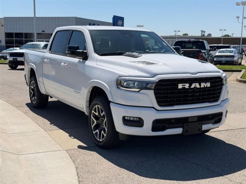 New 2026 Ram 1500 LARAMIE CREW CAB 4X4 5'7 BOX Pickup