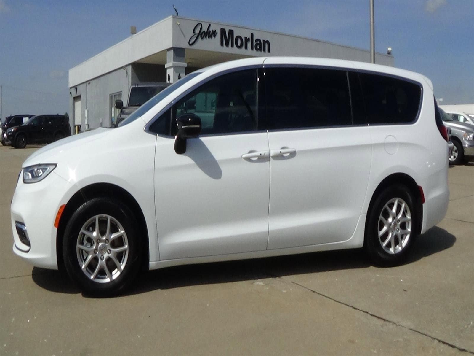 2025 Chrysler Pacifica Select FWD 