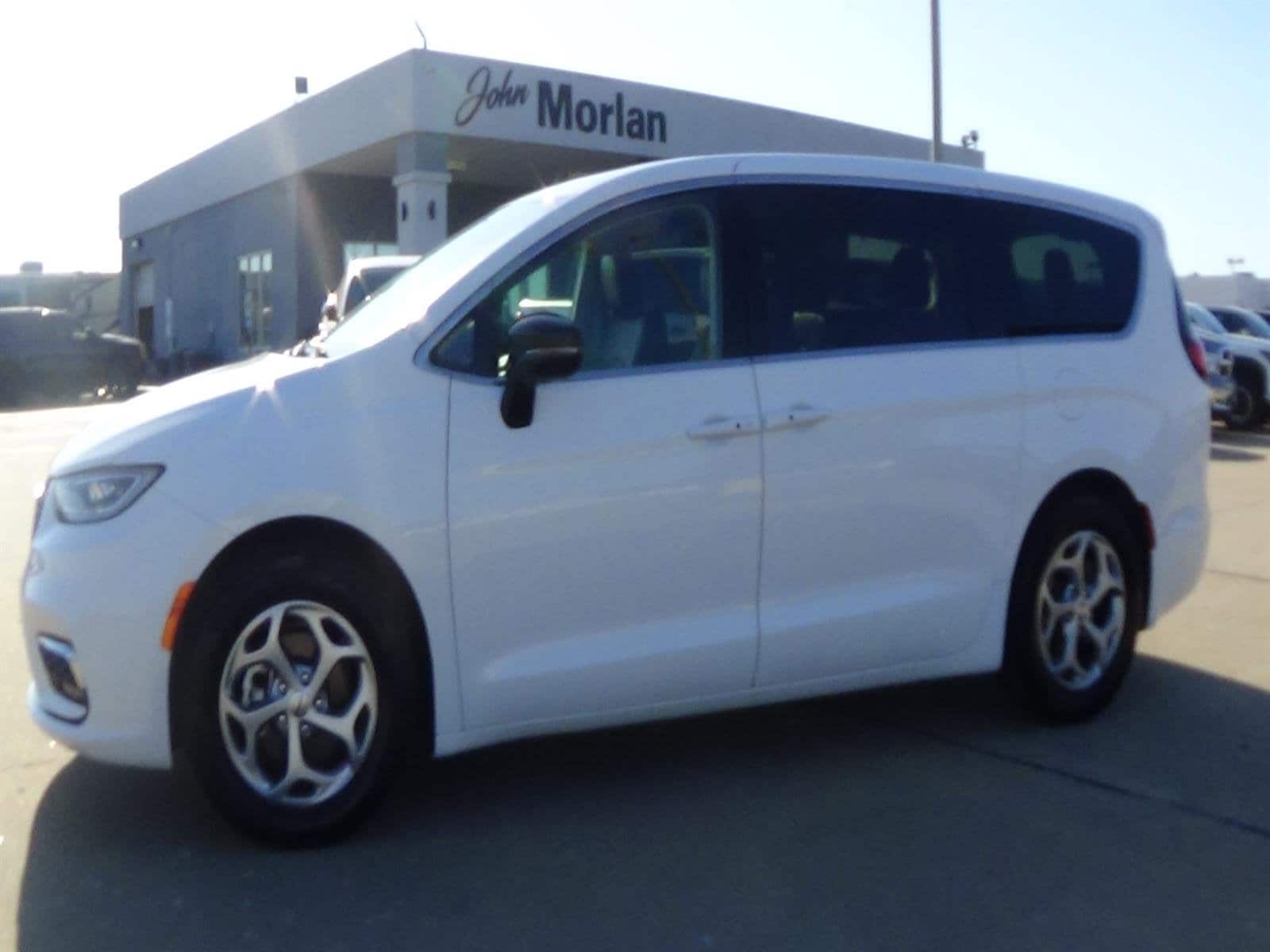 2024 Chrysler Pacifica Limited FWD 