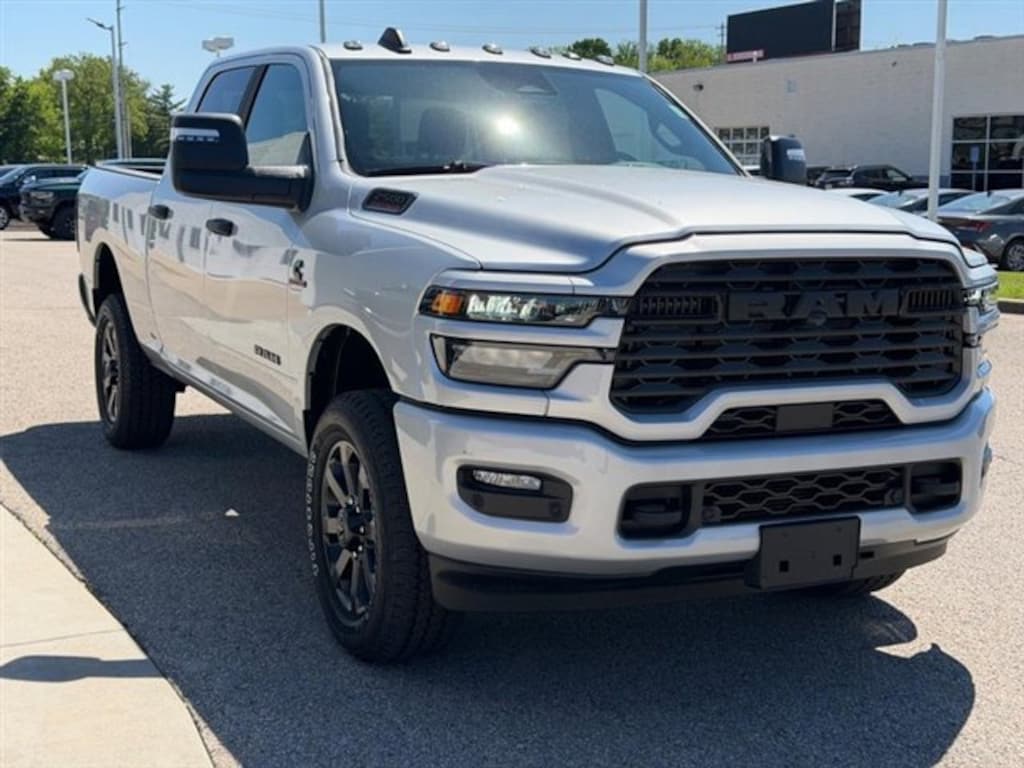 New 2026 Ram 2500 BIG HORN CREW CAB 4X4 6'4 BOX Pickup