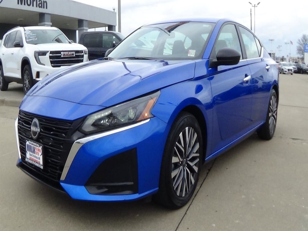 Used 2025 Nissan Altima SV Sedan