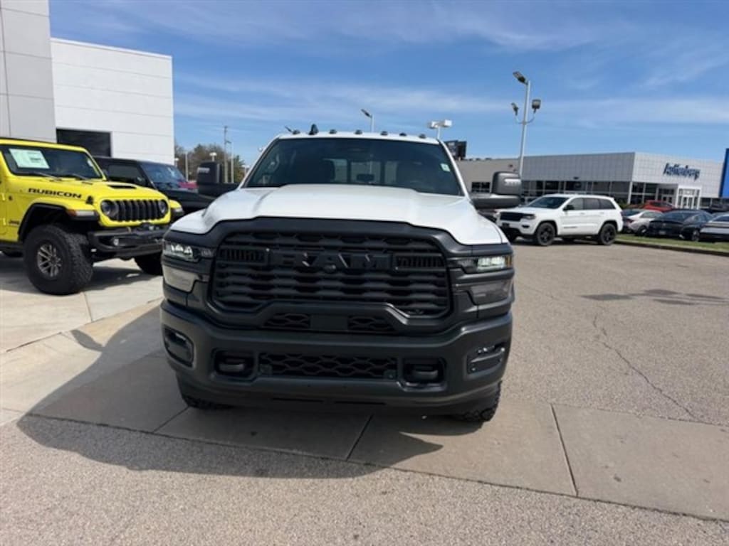 New 2026 Ram 2500 WARLOCK CREW CAB 4X4 6'4 BOX Pickup