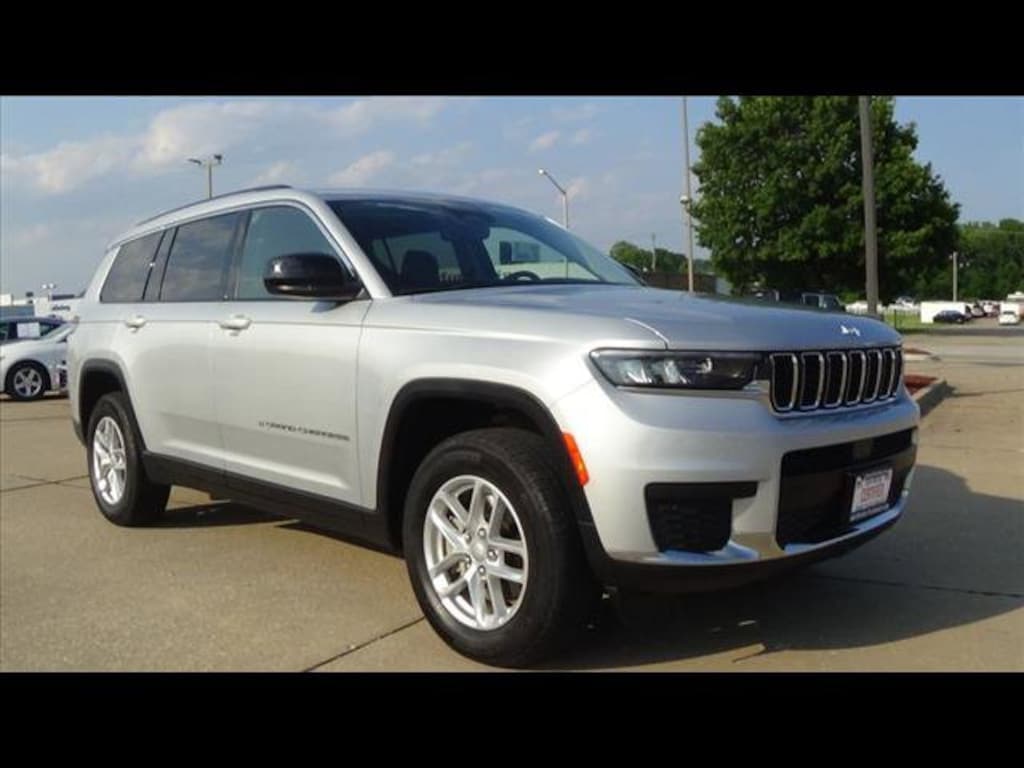 Used 2023 Jeep Grand Cherokee L Laredo SUV