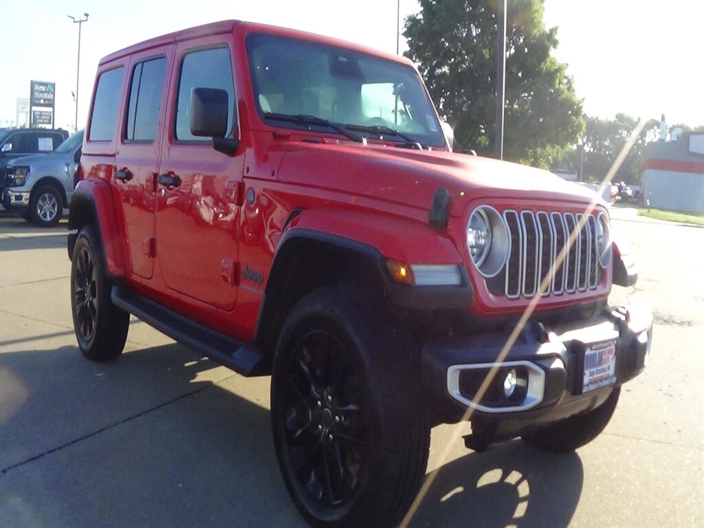Used 2025 Jeep Wrangler 4xe Sahara SUV
